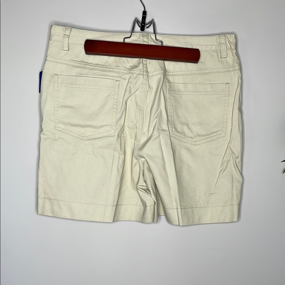 Simple Basic Stylish Cream Shorts - Picture 4 of 5